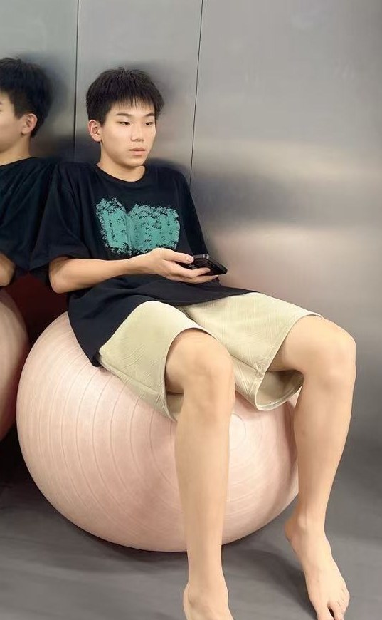 小记者佐藤润一近照